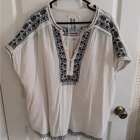 Johnny Was White Gauze Tunic with Black Embroidery - Picture 1 of 3